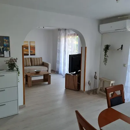 Mira * Пула
