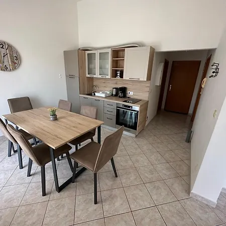 Apartment Mira Pula