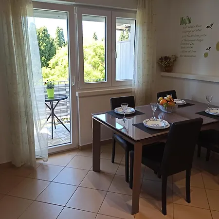 Apartment Mira Pula
