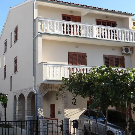 Apartment Mira Pula